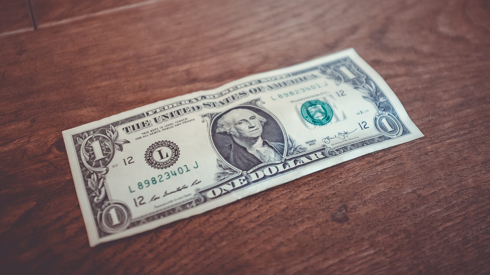 1 US dollar banknote close-up photography